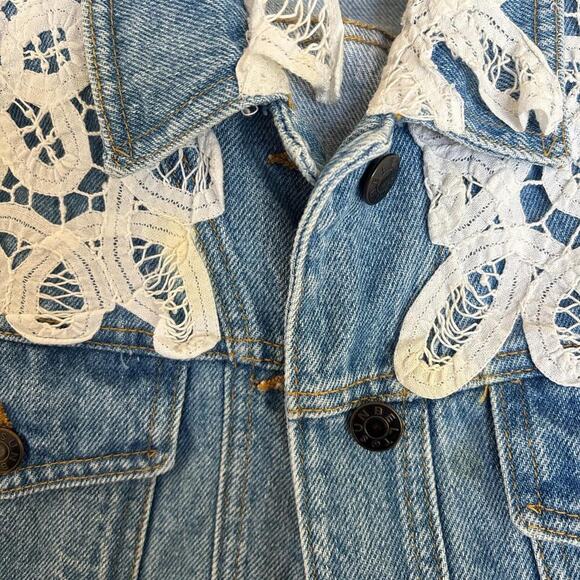 ADORABLE VINTAGE 90's Made in USA Cotton denim lace trim vest medium. - Picture 7 of 7
